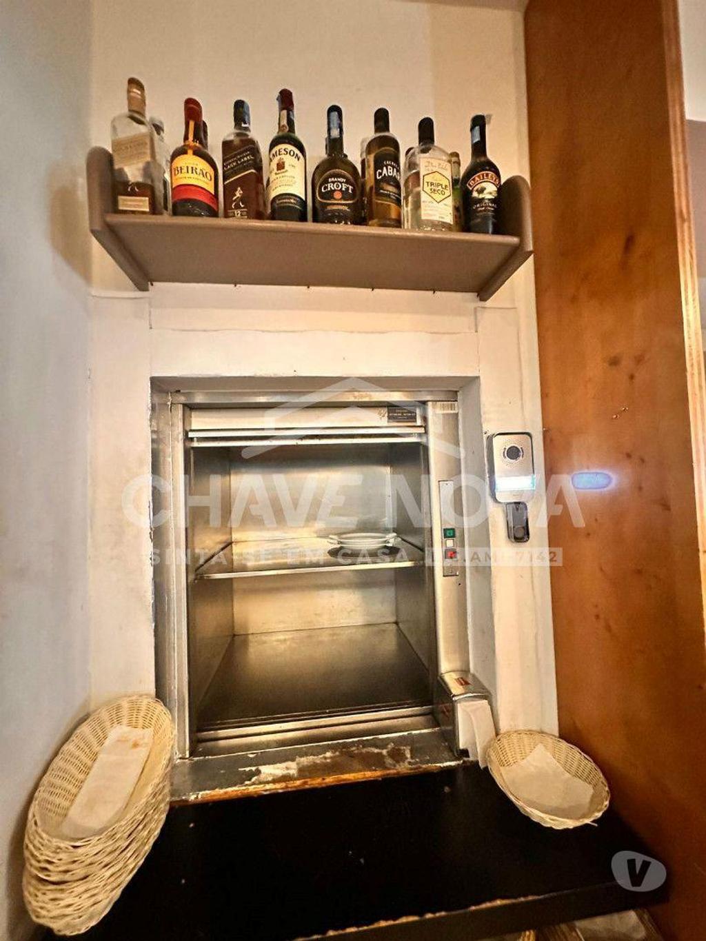 Comprar Loja Porto - Fotos para Trespasse de Restaurante na rua Guedes de Azevedo - Cedofeita...
