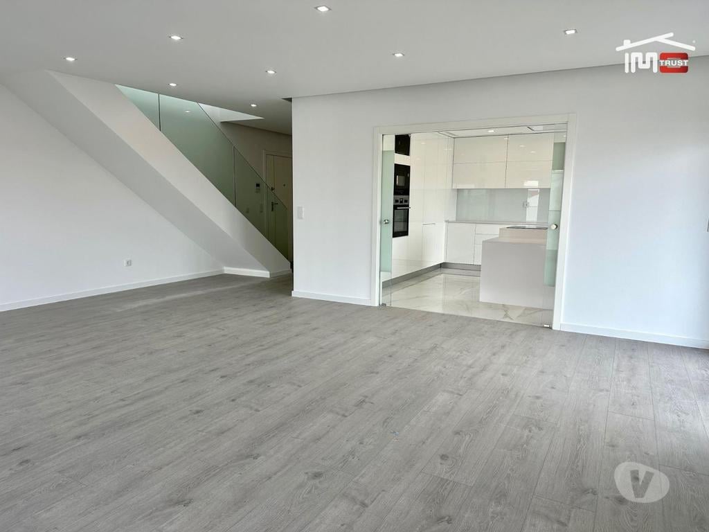 Apartamentos a venda Montijo - Fotos para Montijo-Incrível Duplex com Terraço Grande (6-A-001284)