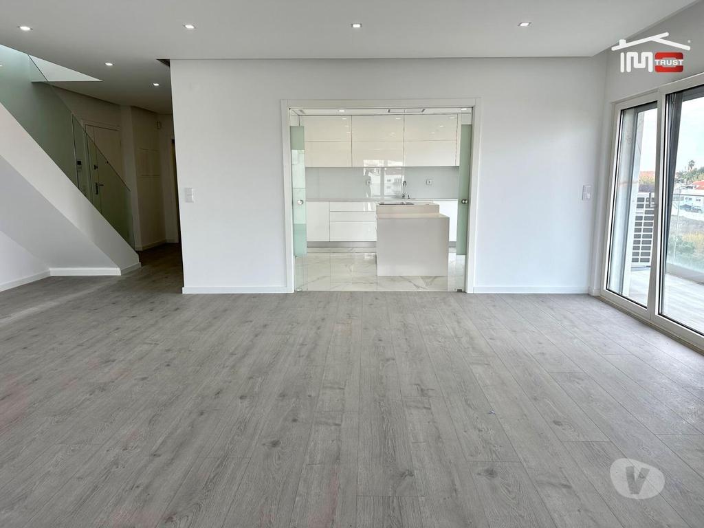 Apartamentos a venda Montijo - Fotos para Montijo-Incrível Duplex com Terraço Grande (6-A-001284)