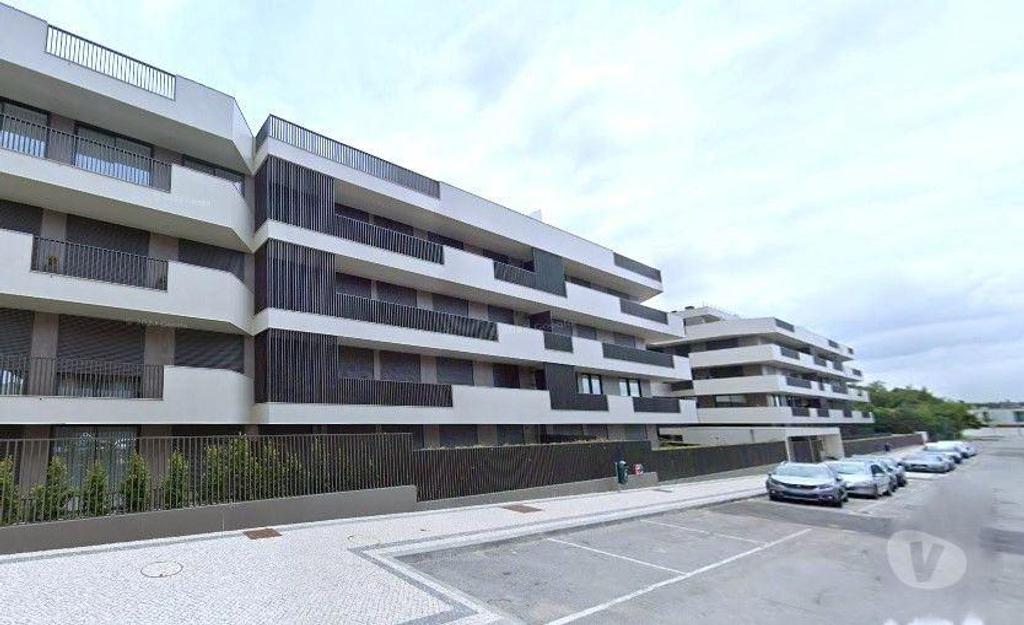 Imóveis para alugar Santa Maria da Feira - Fotos para Apartamento T4 c piscina para arrendar no condomínio fechado...