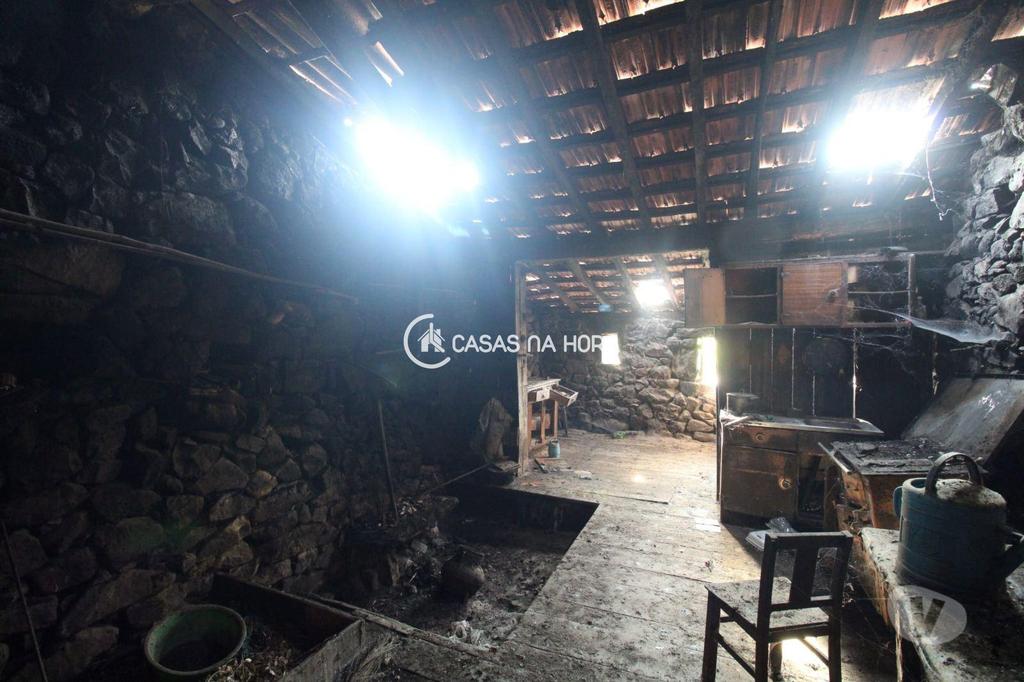Apartamentos a venda Viseu - Fotos para Moradia para Reconstrução - Póvoa de Calde - Viseu