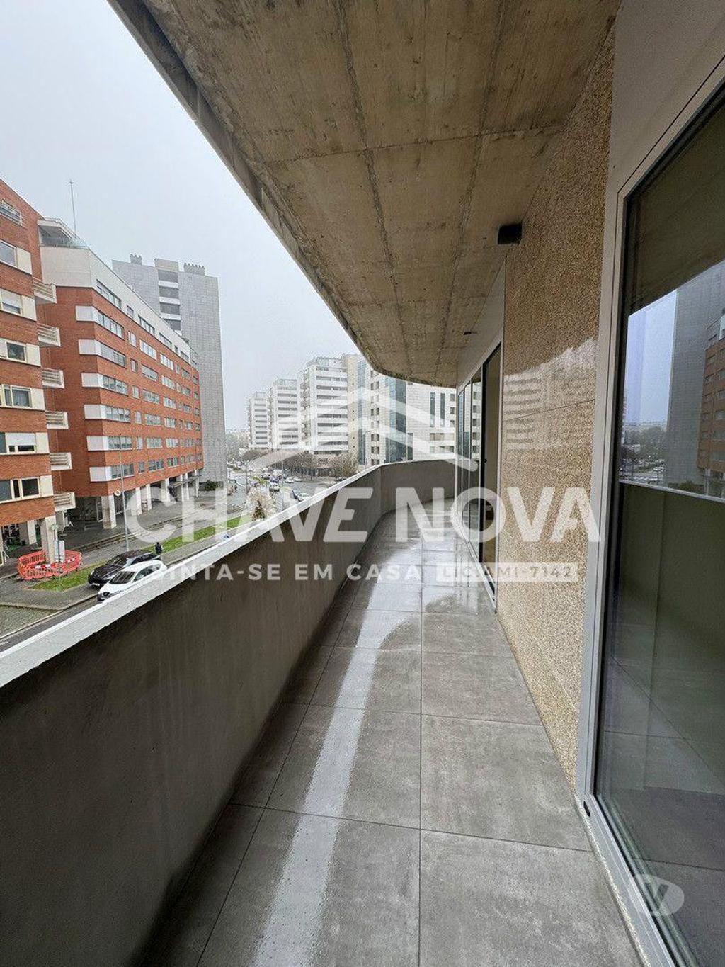 Imóveis para alugar Porto - Fotos para Arrendamento T2 novo c 2 lugares de garagem no Porto