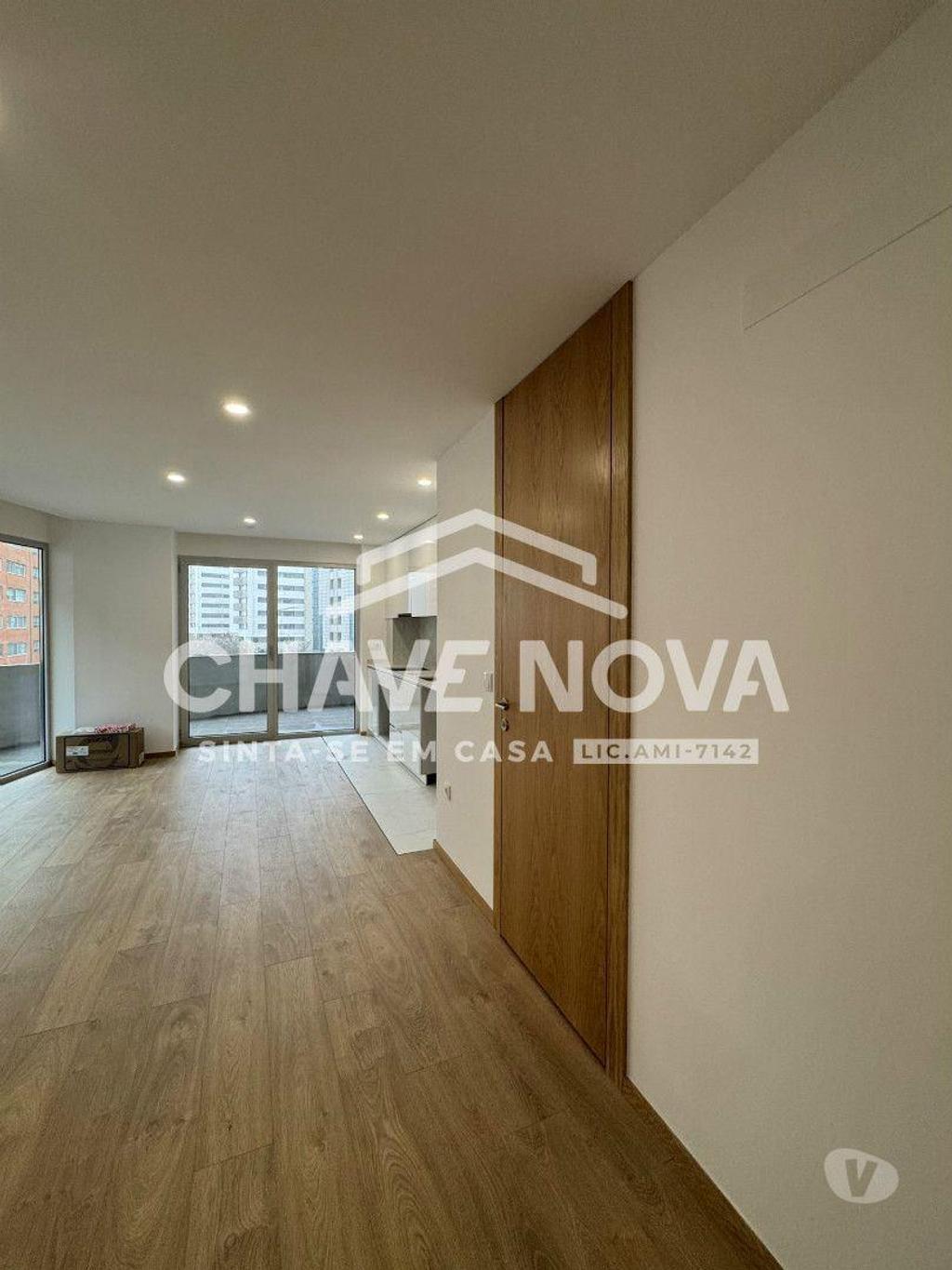 Imóveis para alugar Porto - Fotos para Arrendamento T2 novo c 2 lugares de garagem no Porto