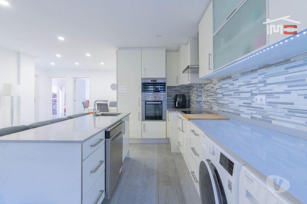 Apartamentos a venda Sintra - Fotos para Sintra-T3 Remodelado em Queluz (8-A-000101)
