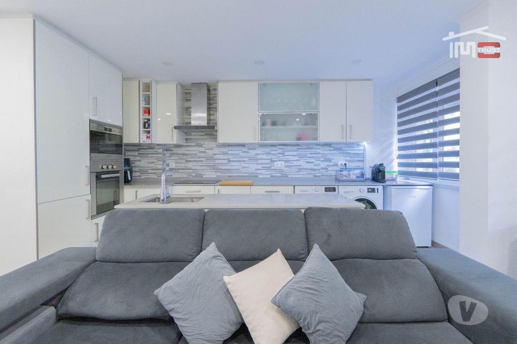 Apartamentos a venda Sintra - Fotos para Sintra-T3 Remodelado em Queluz (8-A-000101)
