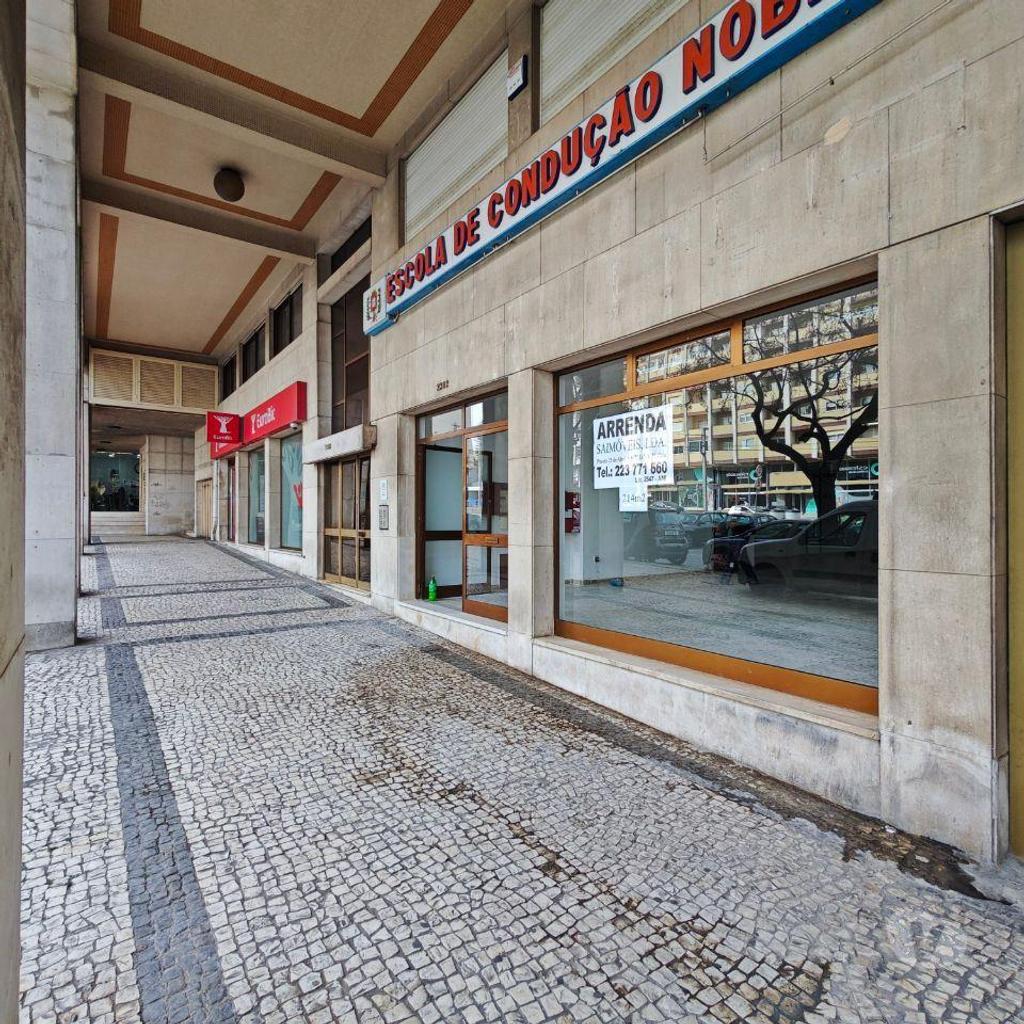 Comprar Loja Vila Nova de Gaia - Fotos para Loja c 214m2 Av. Repúbica Próxima da Estação metro Sto Ovídeo