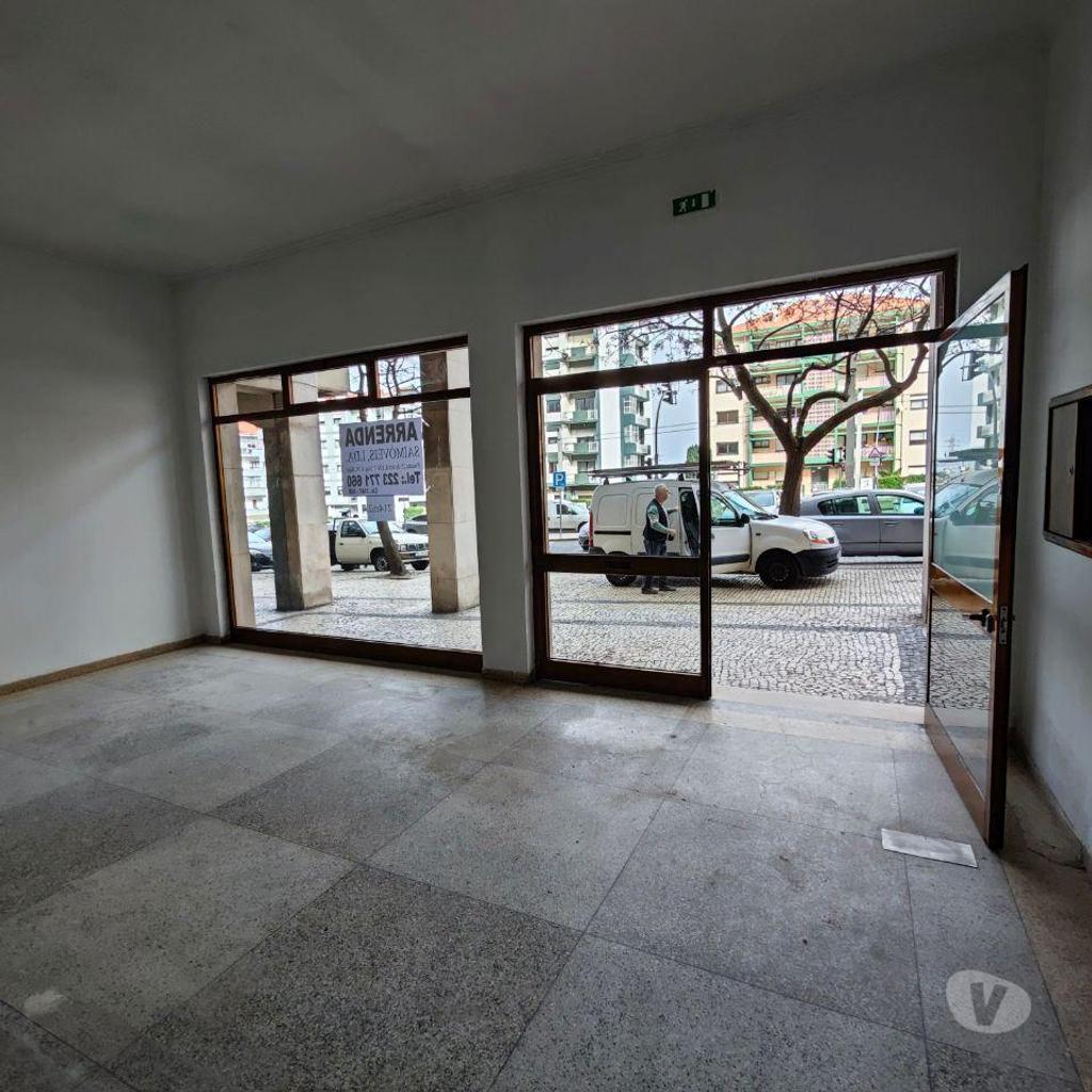 Comprar Loja Vila Nova de Gaia - Fotos para Loja c 214m2 Av. Repúbica Próxima da Estação metro Sto Ovídeo