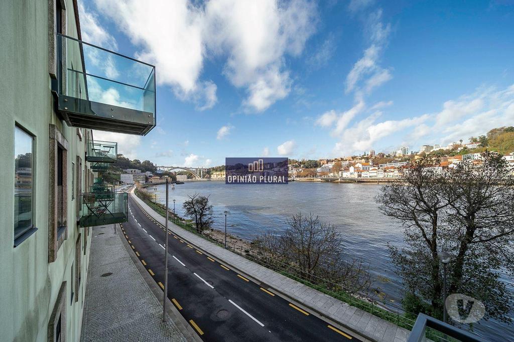 Apartamentos a venda Vila Nova de Gaia - Fotos para Exclusivo T3 Triplex de Luxo com Vistas para o Rio em Condomínio