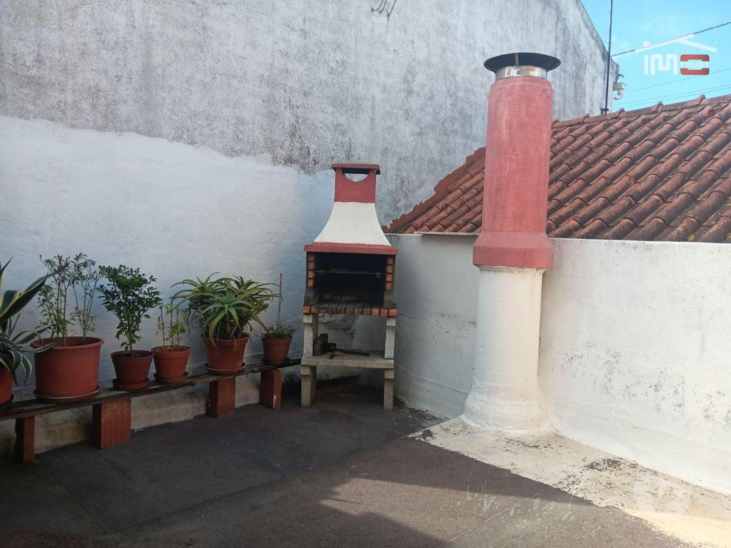 Apartamentos a venda Azambuja - Fotos para Moradia T3 c Garagem e Terraço, 40min de Lisboa (6-M-001292)