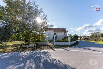Casas a venda - Fotos para Ourem-Moradia T3 A 4 kms de Fatima (1-M-000689)