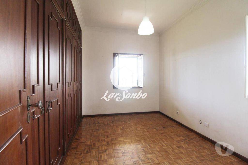 Apartamentos a venda Vila do Conde - Fotos para Moradia T4 com extenso terreno em Mosteiró- Vila do Conde