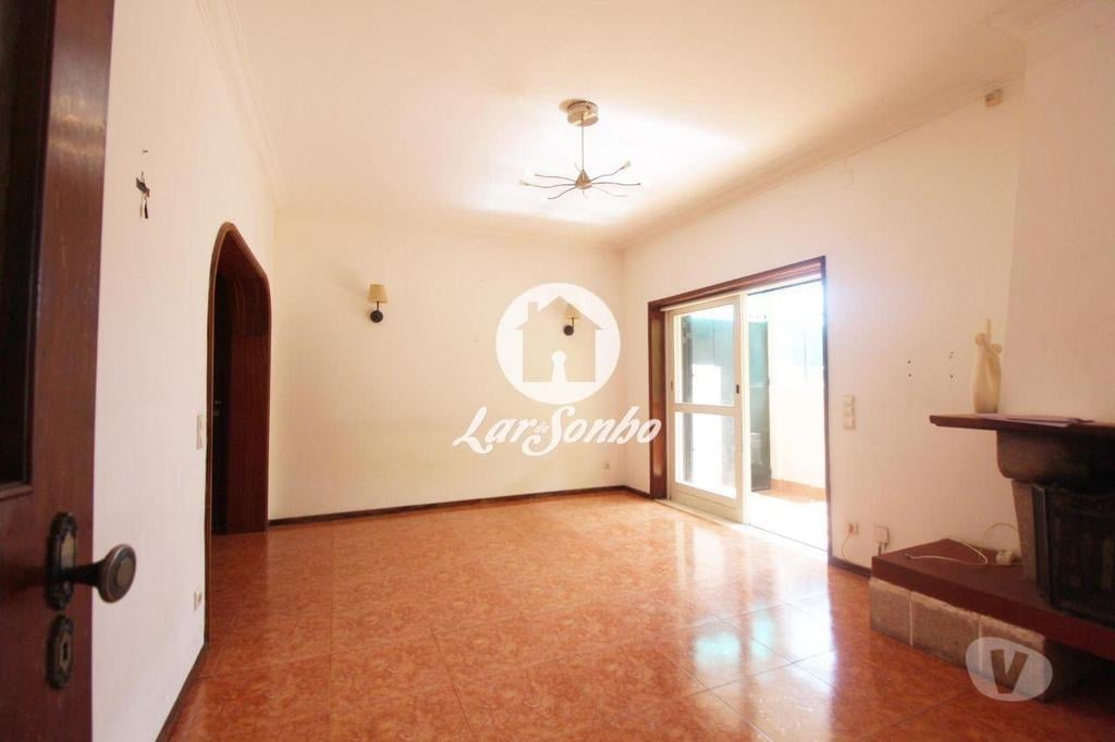 Apartamentos a venda Vila do Conde - Fotos para Moradia T4 com extenso terreno em Mosteiró- Vila do Conde