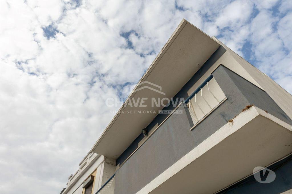 Apartamentos a venda Seixal - Fotos para Apartamento T2 para remodelar, localizado no primeiro andar de