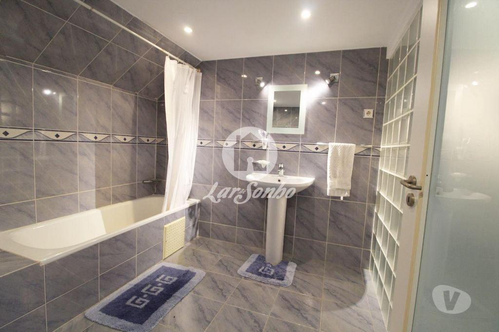 Apartamentos a venda Vila do Conde - Fotos para Moradia com 4 quartos e piscina a 7min. do metro em Aveleda -