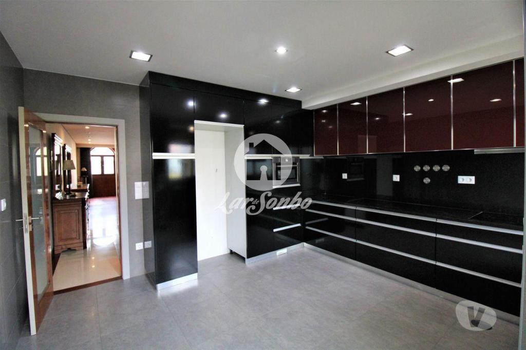 Apartamentos a venda Póvoa de Varzim - Fotos para Moradia M4 c nova com G.F. p 2 carros + loja com 98 m2 na