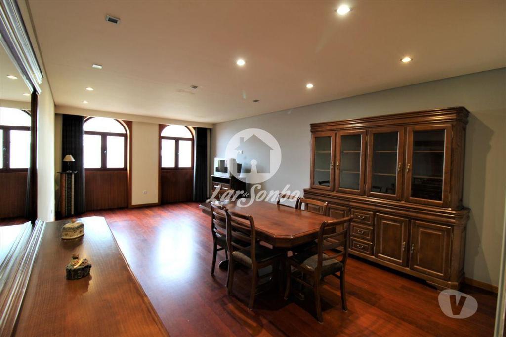 Apartamentos a venda Póvoa de Varzim - Fotos para Moradia M4 c nova com G.F. p 2 carros + loja com 98 m2 na