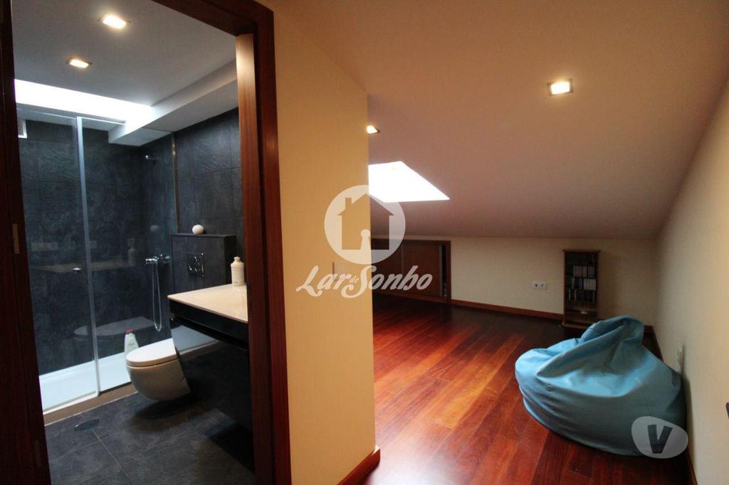 Apartamentos a venda Póvoa de Varzim - Fotos para Moradia M4 c nova com G.F. p 2 carros + loja com 98 m2 na