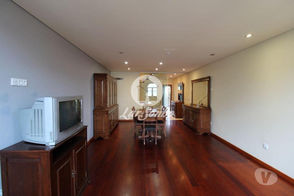 Apartamentos a venda Póvoa de Varzim - Fotos para Moradia M4 c nova com G.F. p 2 carros + loja com 98 m2 na