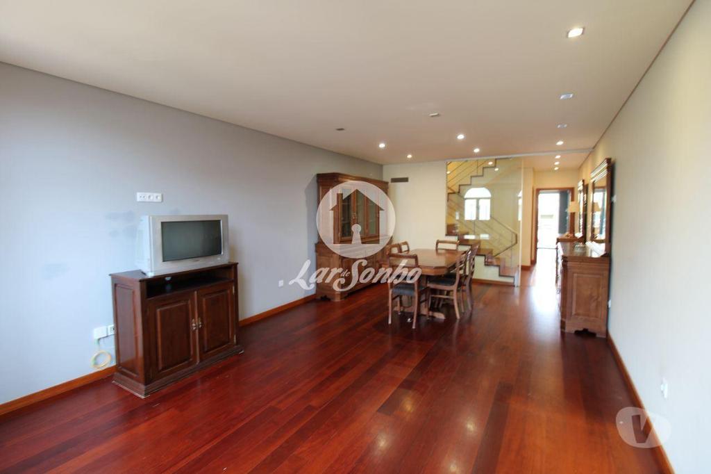 Apartamentos a venda Póvoa de Varzim - Fotos para Moradia M4 c nova com G.F. p 2 carros + loja com 98 m2 na