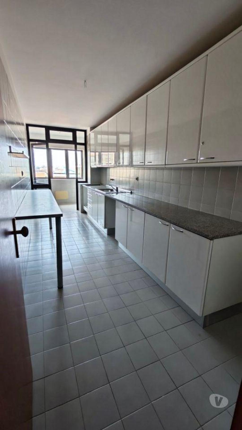 Imóveis para alugar Vila Nova de Gaia - Fotos para Andar T3 C lug.Garagem C terraço Junto a Av.Republiva ...
