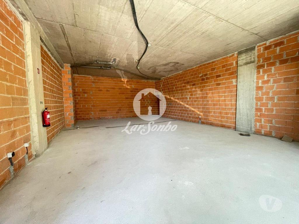 Comprar Loja Vila do Conde - Fotos para Loja com 131m2 a 150m do Metro de Vila do Conde