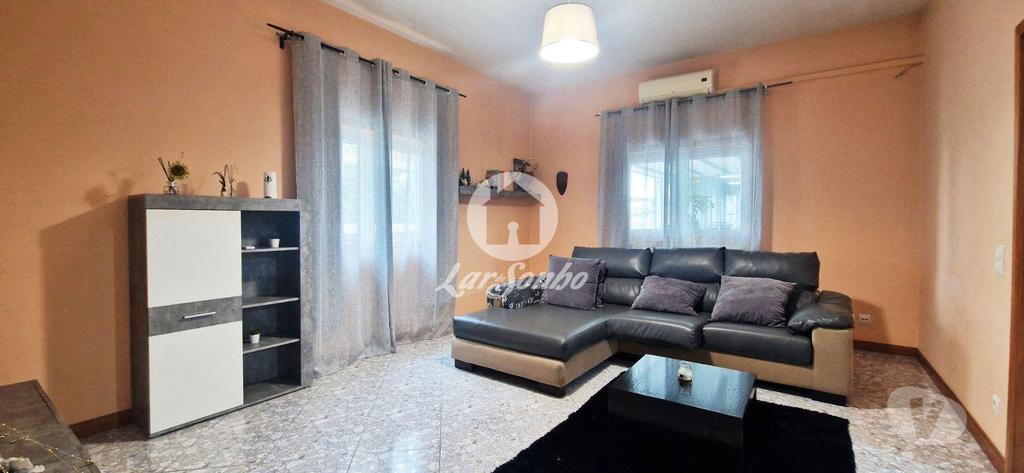 Apartamentos a venda Vila do Conde - Fotos para Moradia T5+4 c piscina e espaço comercial em Rio Mau- Vila do