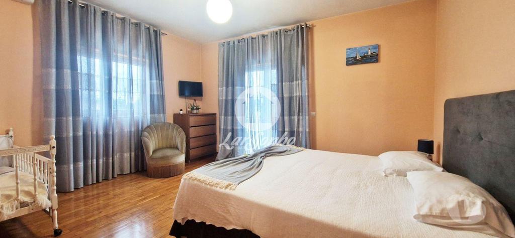 Apartamentos a venda Vila do Conde - Fotos para Moradia T5+4 c piscina e espaço comercial em Rio Mau- Vila do