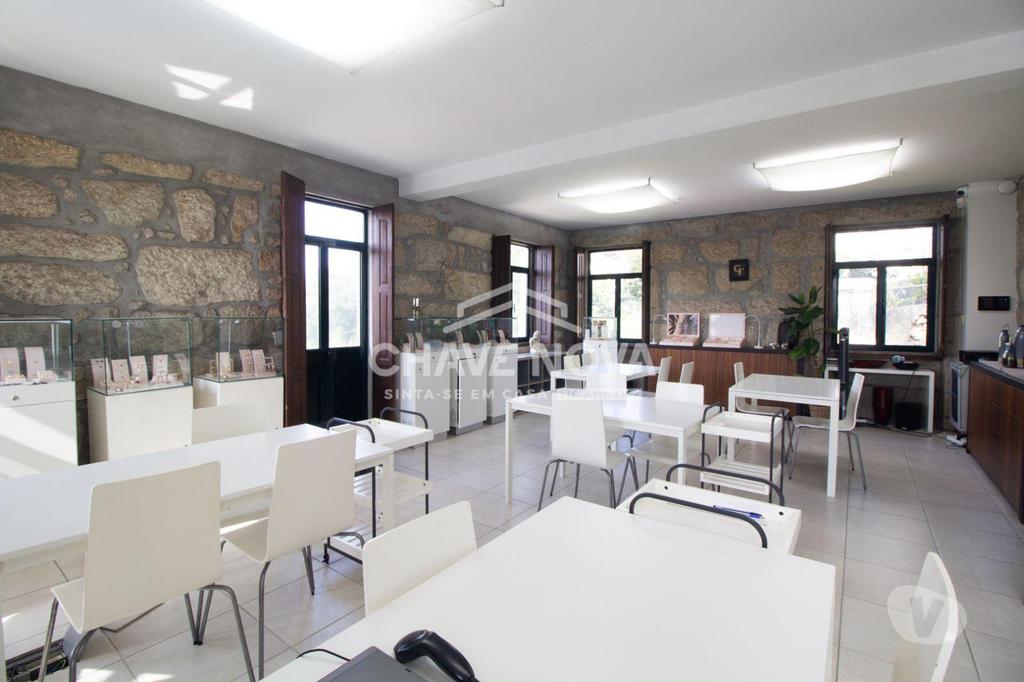 Apartamentos a venda Porto - Fotos para Moradia V5 com espaço exterior de 360m2 em Campanhã, Porto