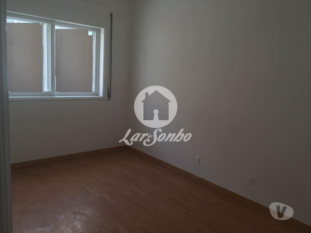 Apartamentos a venda Póvoa de Varzim - Fotos para Moradia M5 triplex no centro da Povoa de Varzim (240-M-20332)