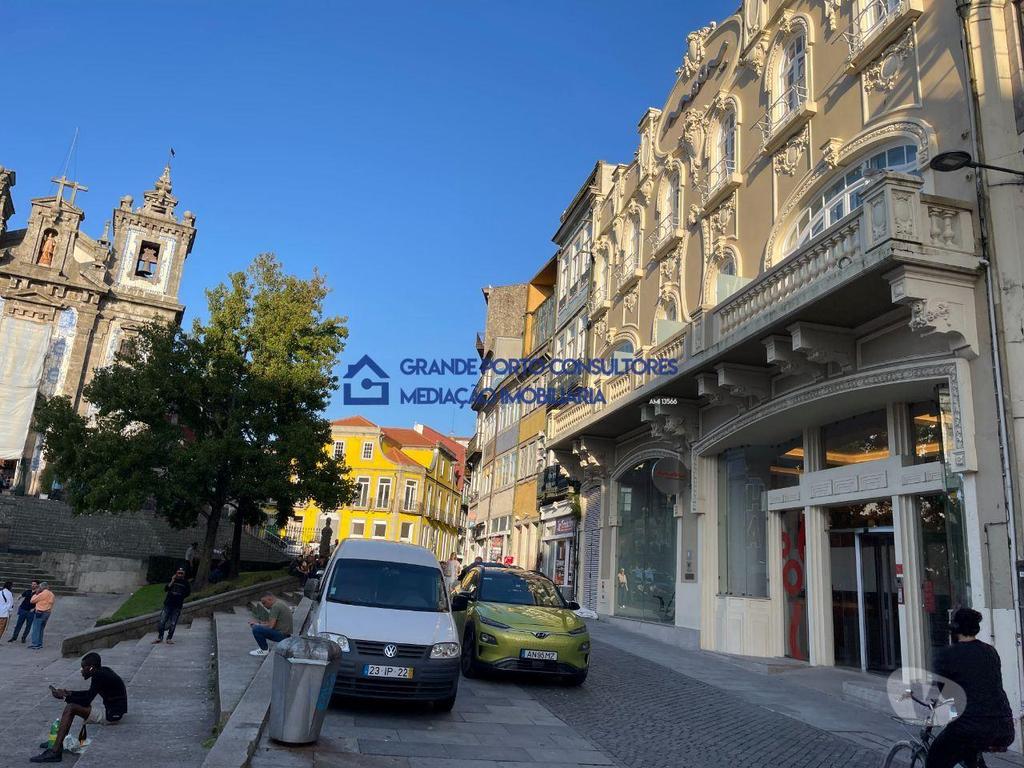 Apartamentos a venda Porto - Fotos para Porto-Prédio centro Porto ( Praça Batalha ) (P-00735)