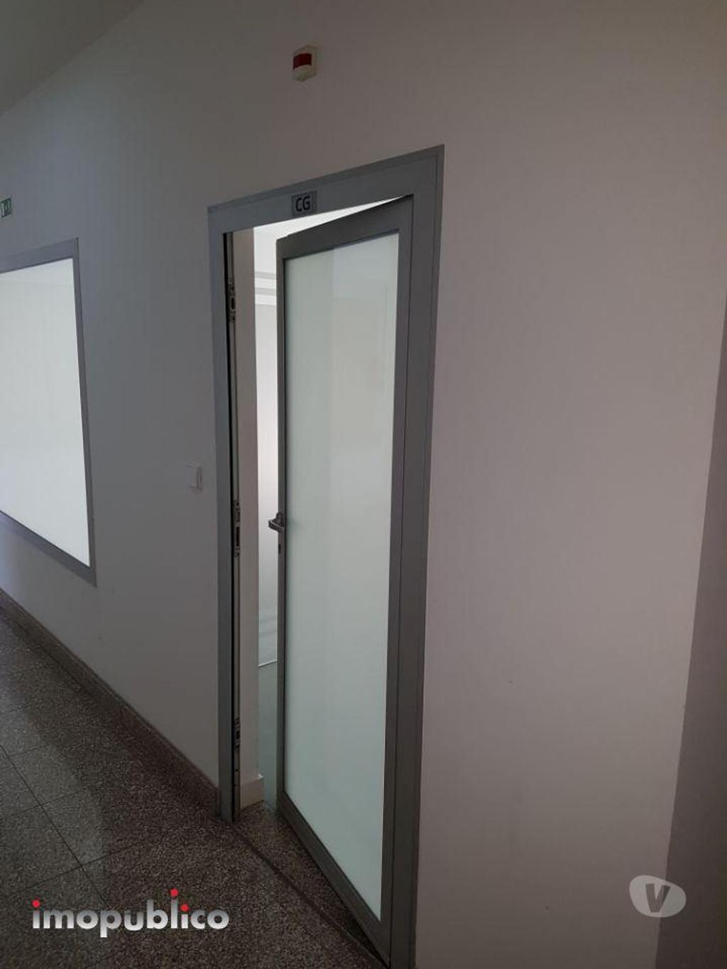 Aluguer Loja Vila Verde - Fotos para ESCRITÓRIO P SERVIÇOS, ZONA NOBRE VILA VERDE