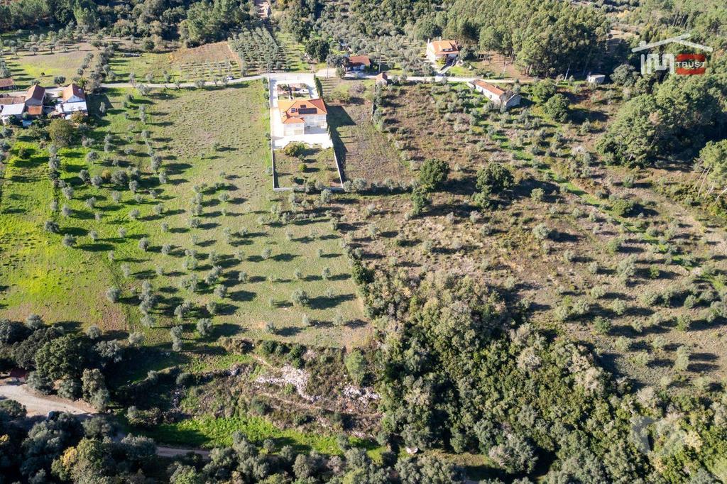 Terrenos Ourém - Fotos para TERRENO COM ÁREA TOTAL 12.633 M2 NUMA ZONA HABITACIONAL