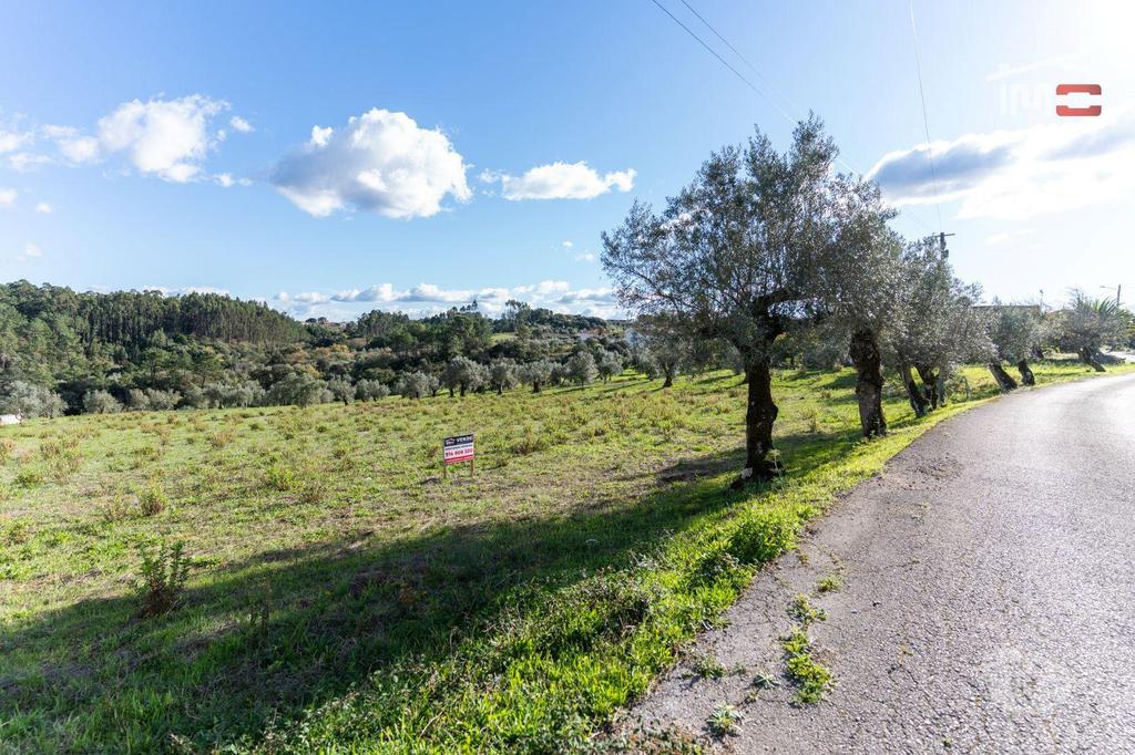 Terrenos Ourém - Fotos para TERRENO COM ÁREA TOTAL 12.633 M2 NUMA ZONA HABITACIONAL