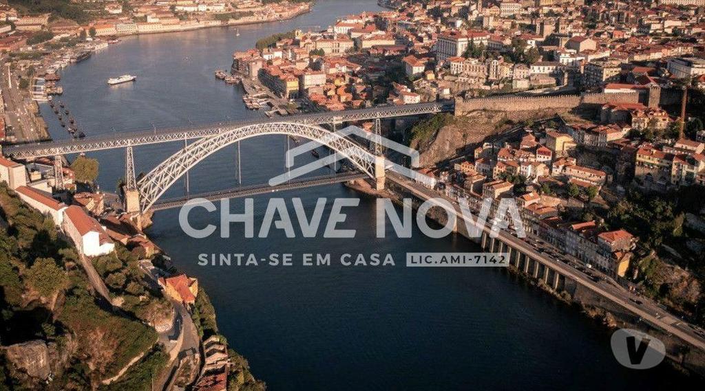 Apartamentos a venda Porto - Fotos para Apartamento T1 NOVO c Óptimos Acabamentos, Escadas dos