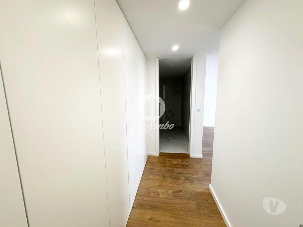 Apartamentos a venda Póvoa de Varzim - Fotos para Apartamento T2 como novo com Garagem Fechada no centro da Póvoa