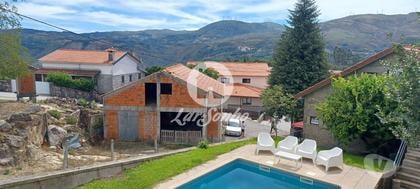 Casas e apartamentos - venda - Fotos para Moradia individual em grosso com projeto aprovado em Cabril,