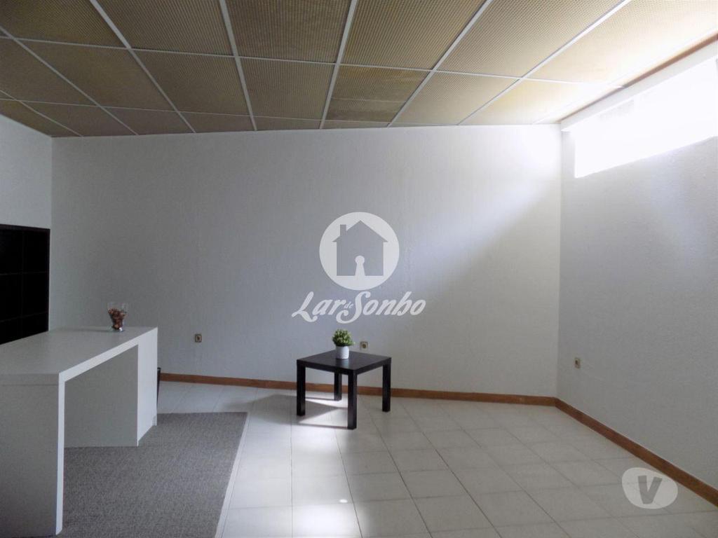 Comprar Loja Vila Nova de Famalicão - Fotos para Loja com 30 m2 no centro da cidade de V.N. de Famalicão