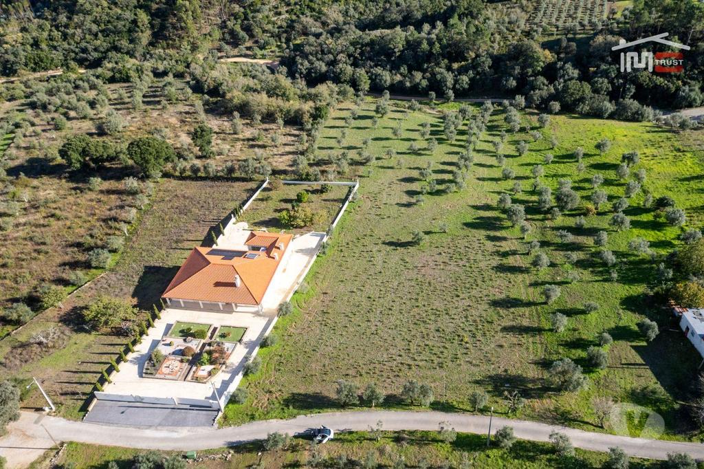 Terrenos Ourém - Fotos para TERRENO PARA CONSTRUÇÃO EM ATOUGUIA COM ÁREA DE 6.316 M2