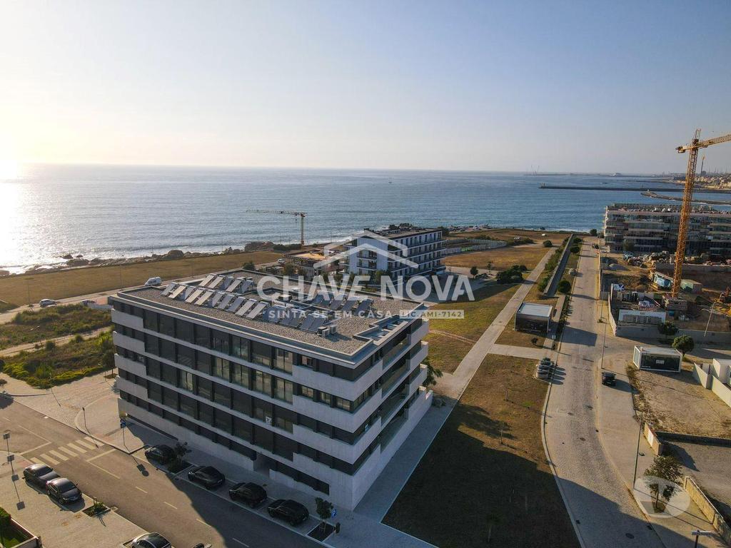 Apartamentos a venda Vila Nova de Gaia - Fotos para Apartamento T2 Novo c Lugar de Garagem + Arrumo em Canidelo