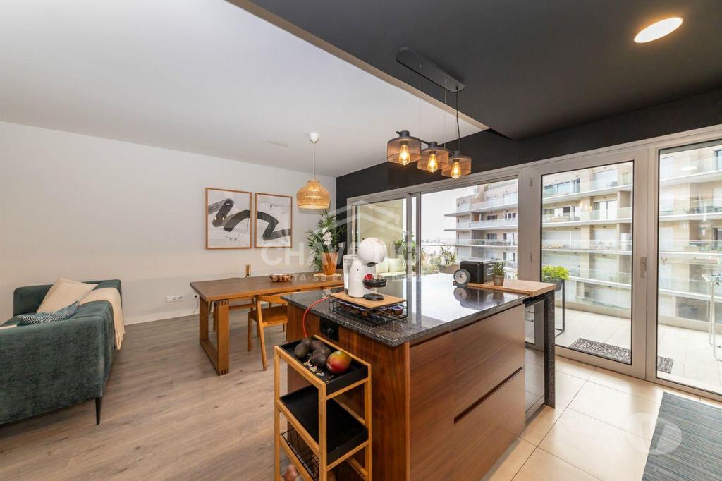 Apartamentos a venda Seixal - Fotos para No condomínio, poderá desfrutar piscina ginásio, incluindo 2