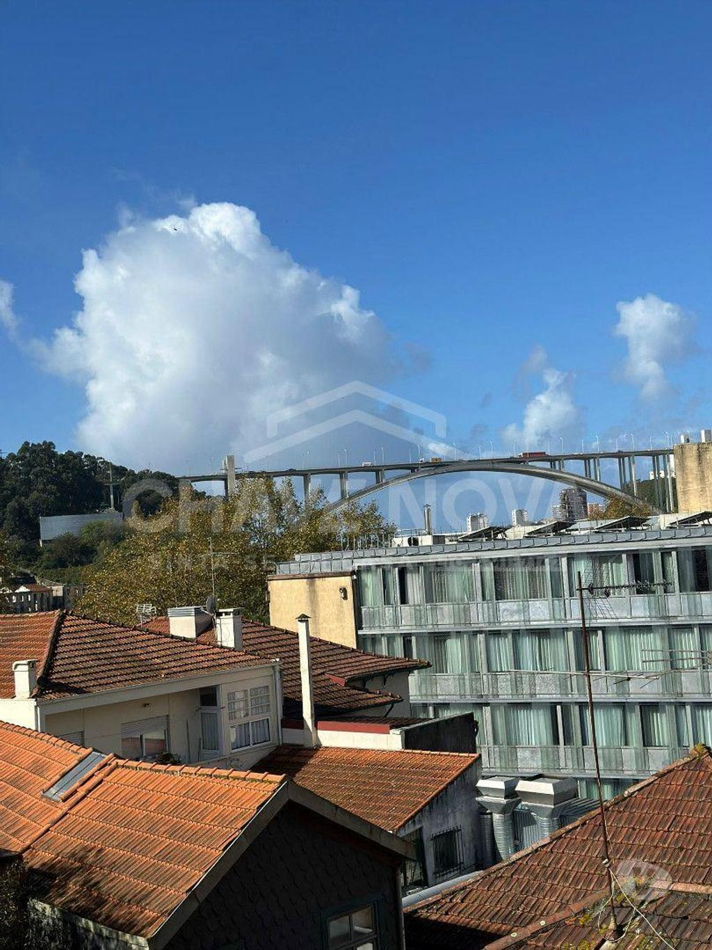 Comprar Loja Porto - Fotos para Prédio recuperado com 2 frações T2 duplex em Massarelos ...