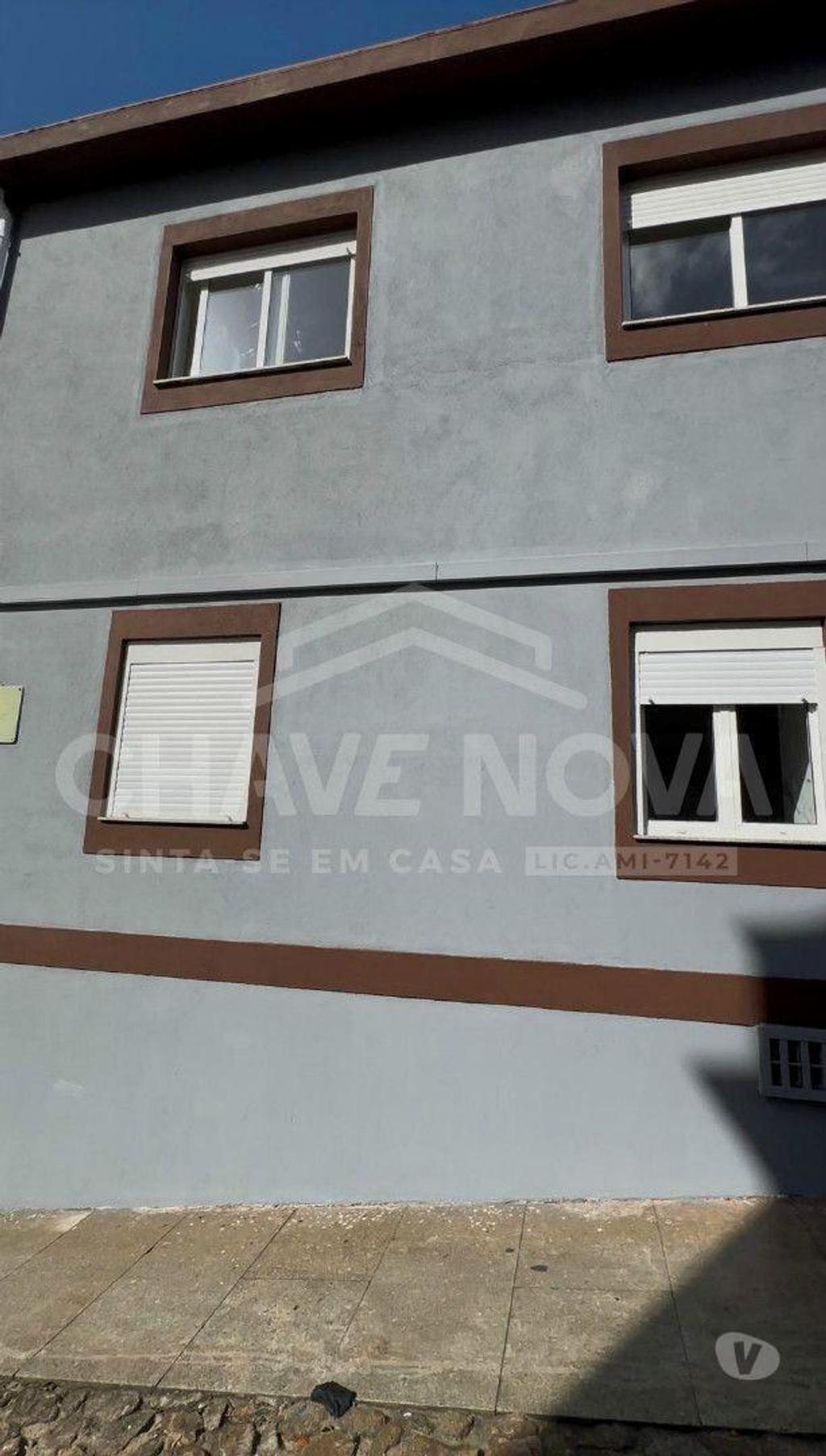 Comprar Loja Porto - Fotos para Prédio recuperado com 2 frações T2 duplex em Massarelos ...