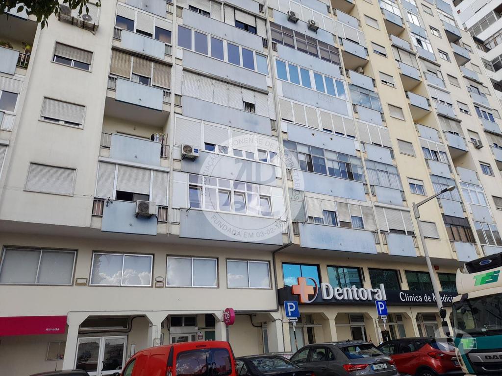 Imóveis para alugar Almada - Fotos para PÇT BENTO GONÇALVES 18 2DTO