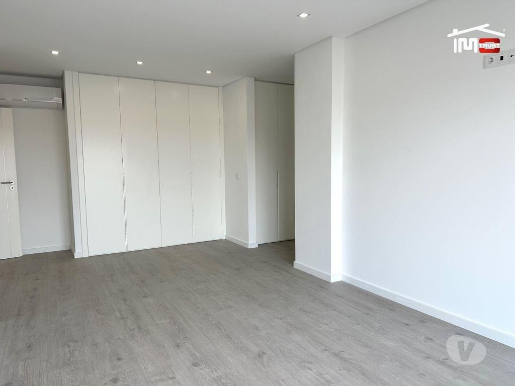 Apartamentos a venda Montijo - Fotos para Incrivel Apartamento T2 com Varanda, e Arrecadação (6-A-001293)