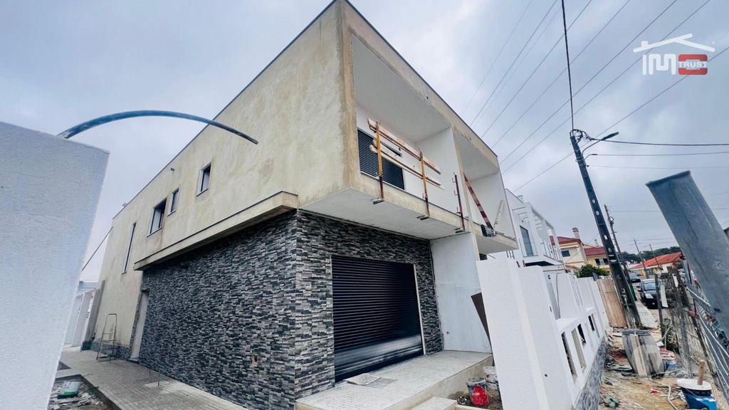 Apartamentos a venda Seixal - Fotos para Oportunidade Imperdível em Fernão Ferro Moradia Geminada Nova!