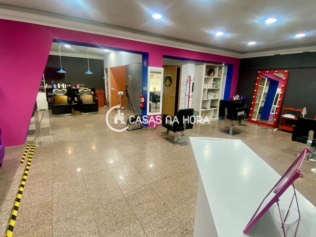 Comprar Loja Almada - Fotos para Espaço Comercial para Venda no centro comercial Manuel Bica...