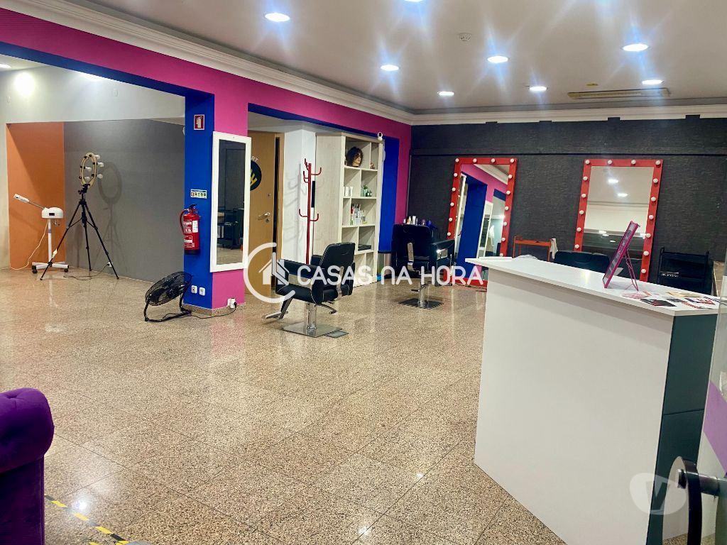 Comprar Loja Almada - Fotos para Espaço Comercial para Venda no centro comercial Manuel Bica...