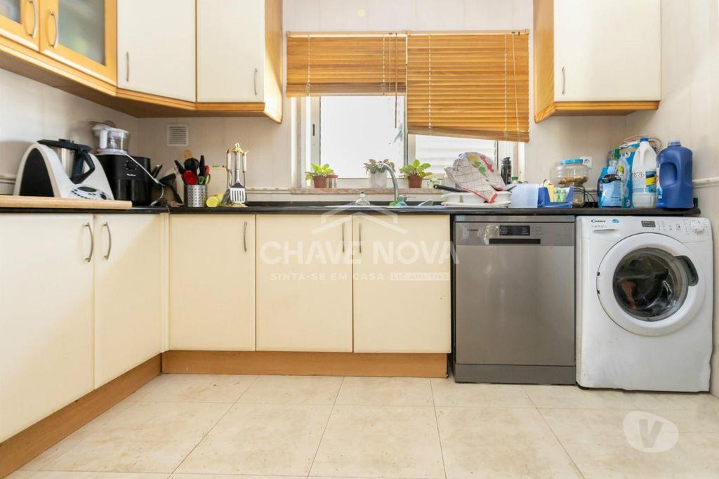 Apartamentos a venda Almada - Fotos para Moradia T3, varanda, lareira, cozinha zona de refeições,