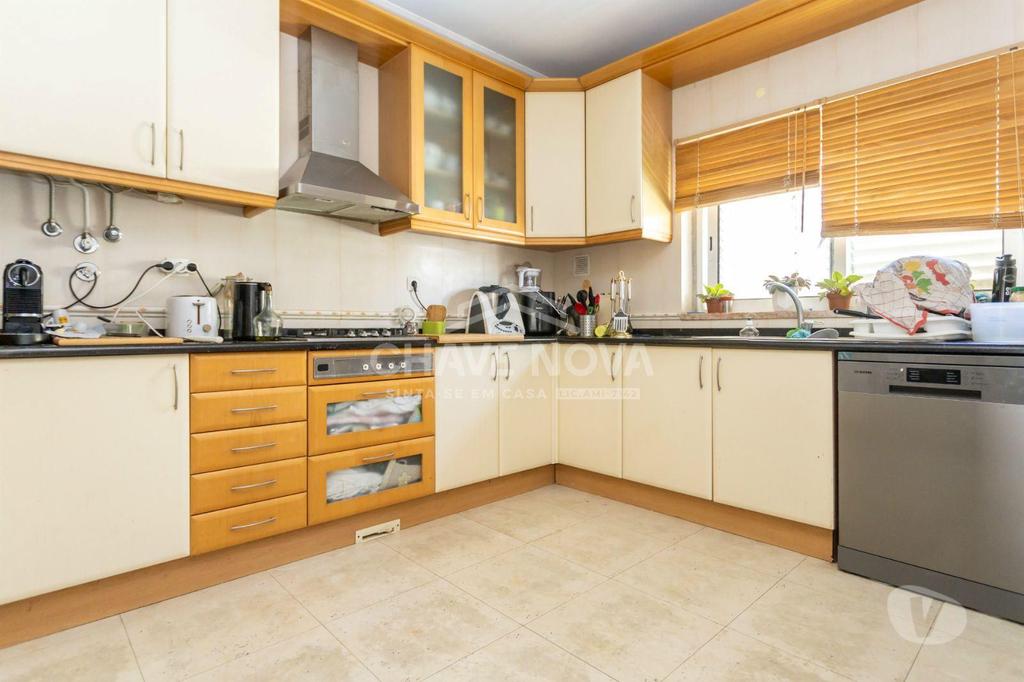 Apartamentos a venda Almada - Fotos para Moradia T3, varanda, lareira, cozinha zona de refeições,