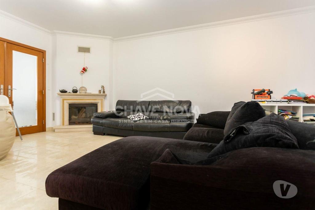 Apartamentos a venda Almada - Fotos para Moradia T3, varanda, lareira, cozinha zona de refeições,